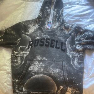 Russell vintage skull pull over hoodie, not snug, nice fabric.